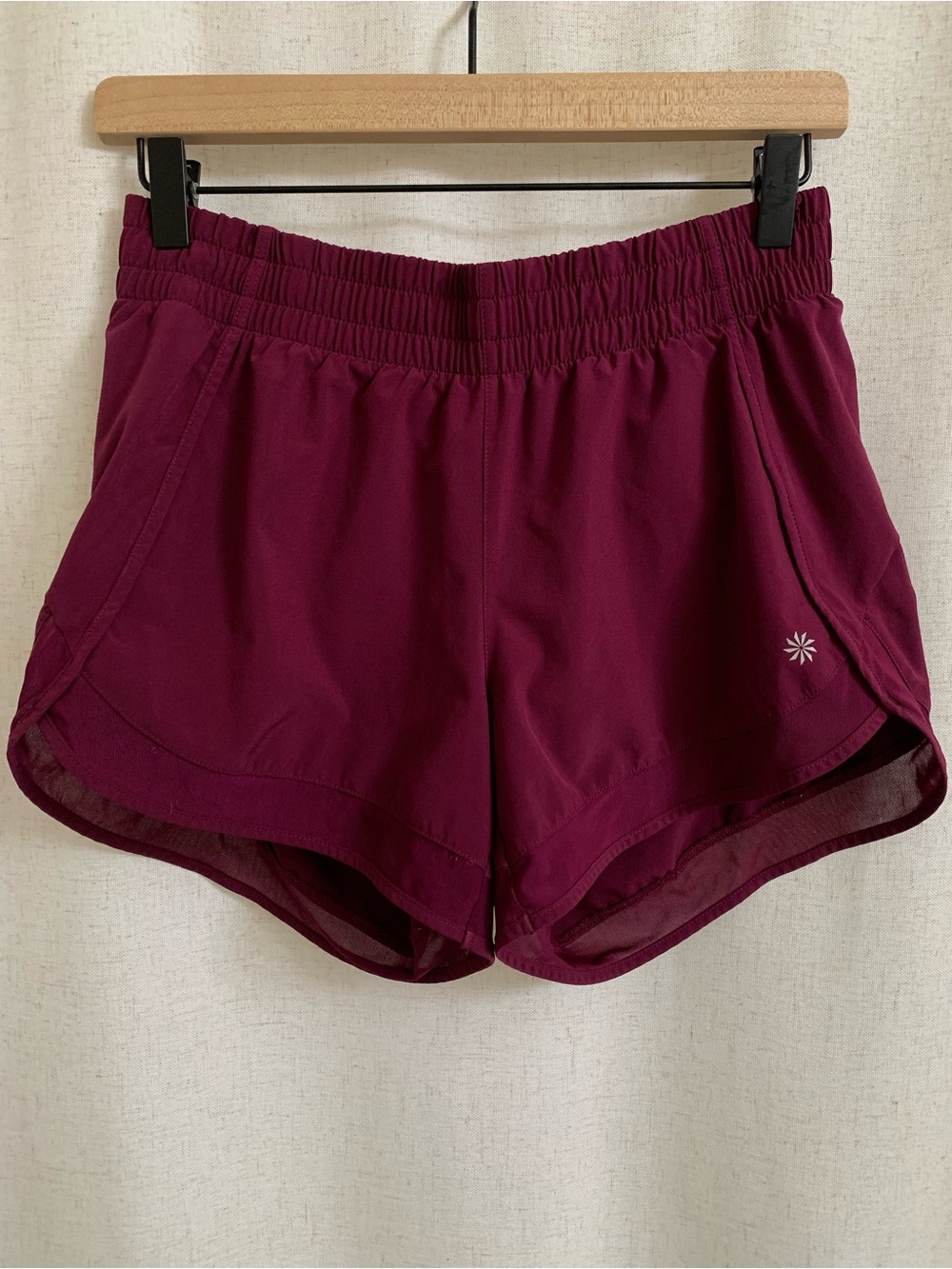 Athleta Mesh Racer 4” Deep Plum Athletic Running Shorts Small Lined